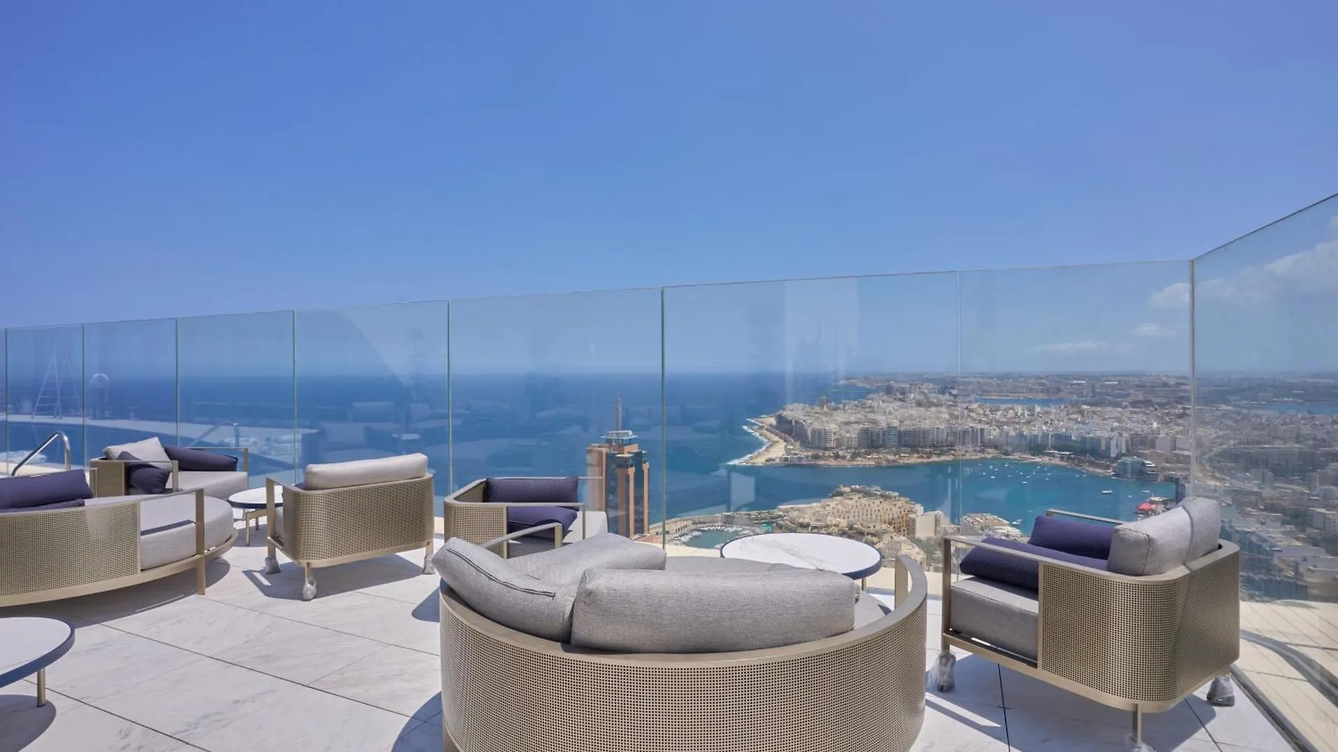 Sleek One-Bedroom Apartment With A Panoramic View Saint Julian's 0*,