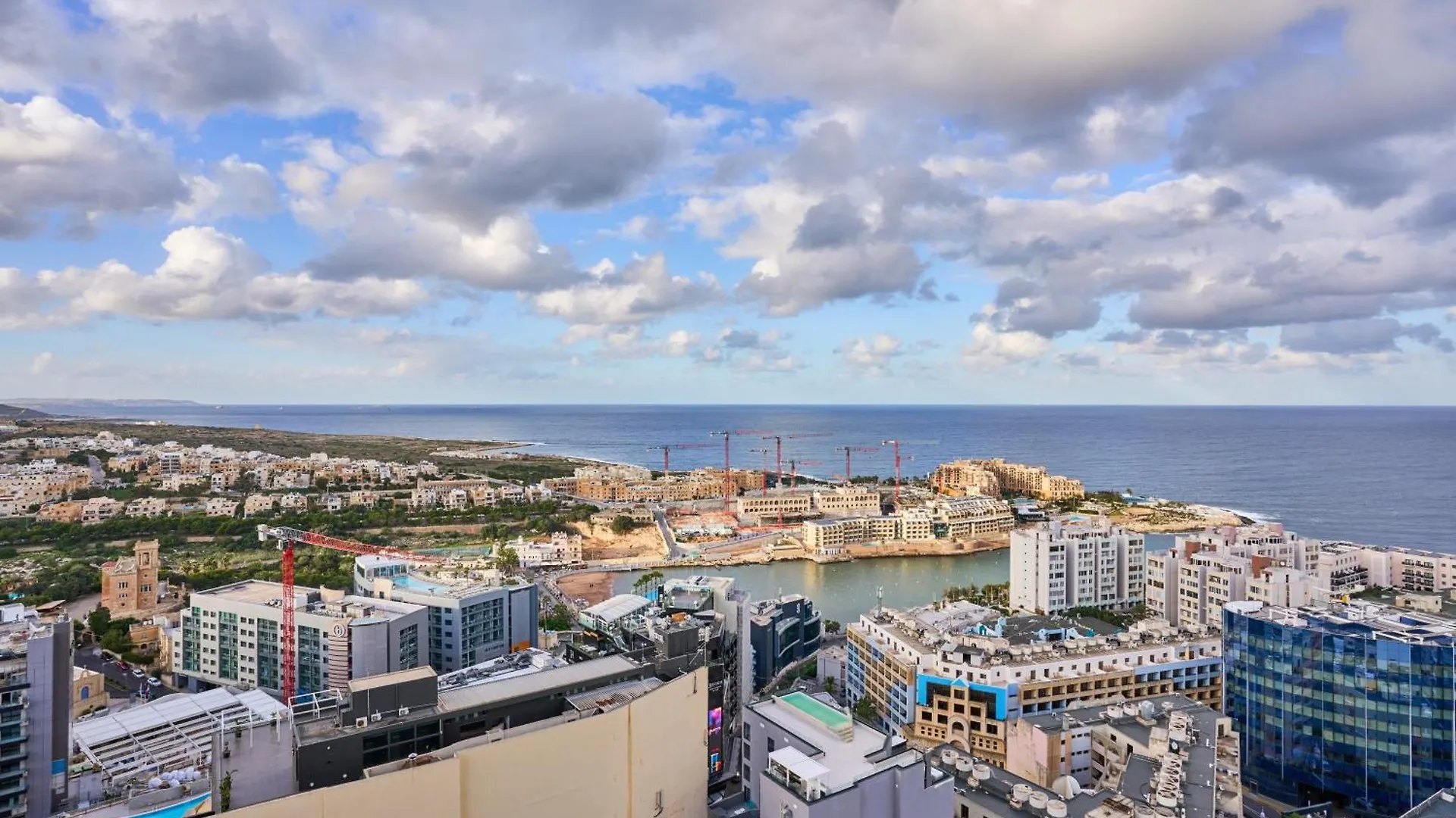 Sleek One-Bedroom Apartment With A Panoramic View Saint Julian's
