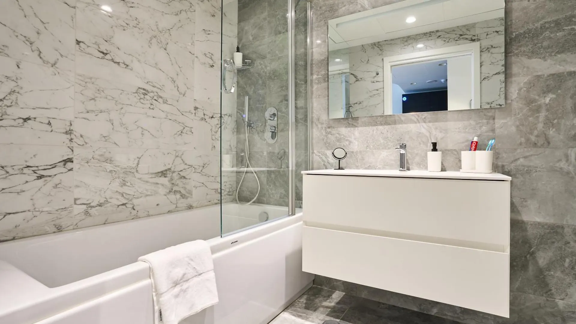 Sleek One-Bedroom Apartment With A Panoramic View Saint Julian's
